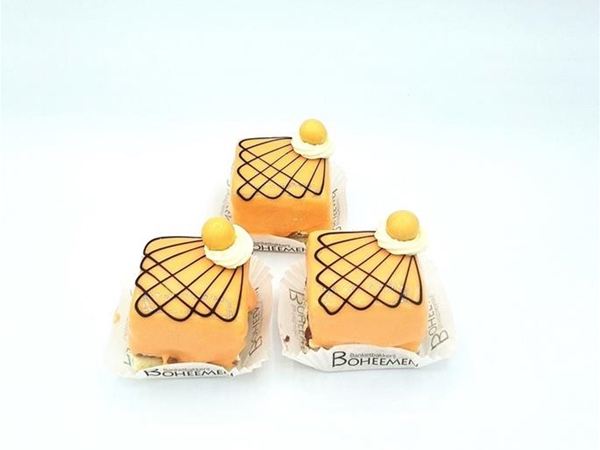 Oranje Petit four