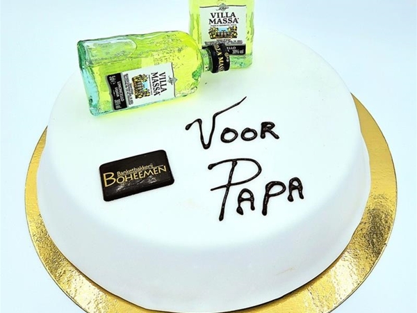 Taart met deco flesjes